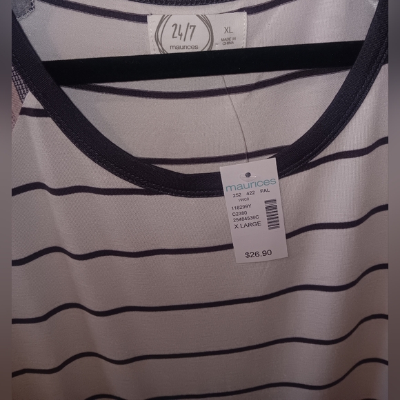*NWT* Maurices Maroon & White Striped Quarter Sleeve Top. Size XL. - Picture 3 of 4